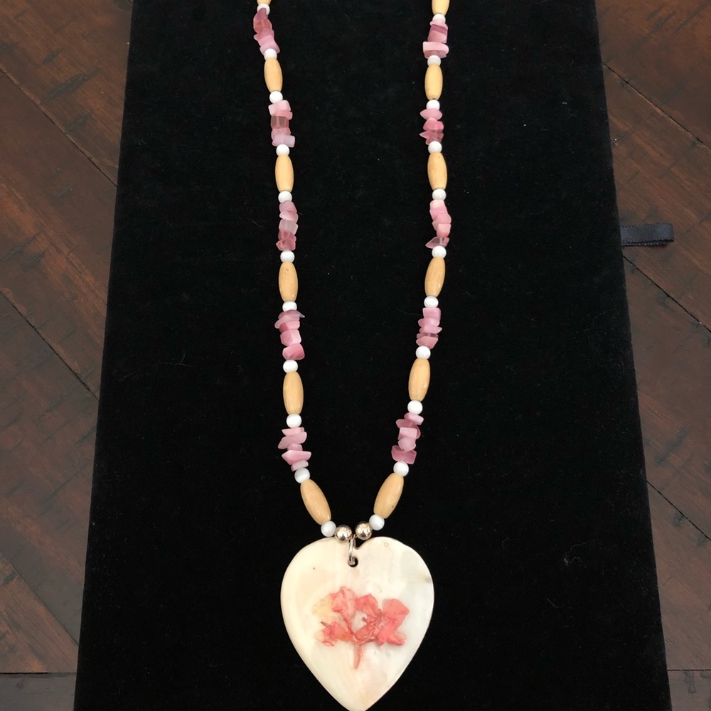 Pink flower shell necklace